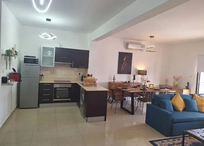 Paramount Gardens Resorts D204