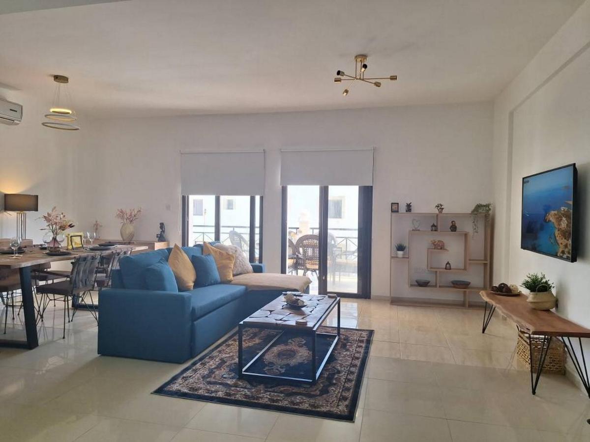 Paramount Gardens D204 Терсефану