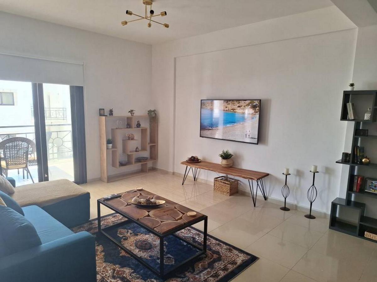 Paramount Gardens D204 Апартаменты
