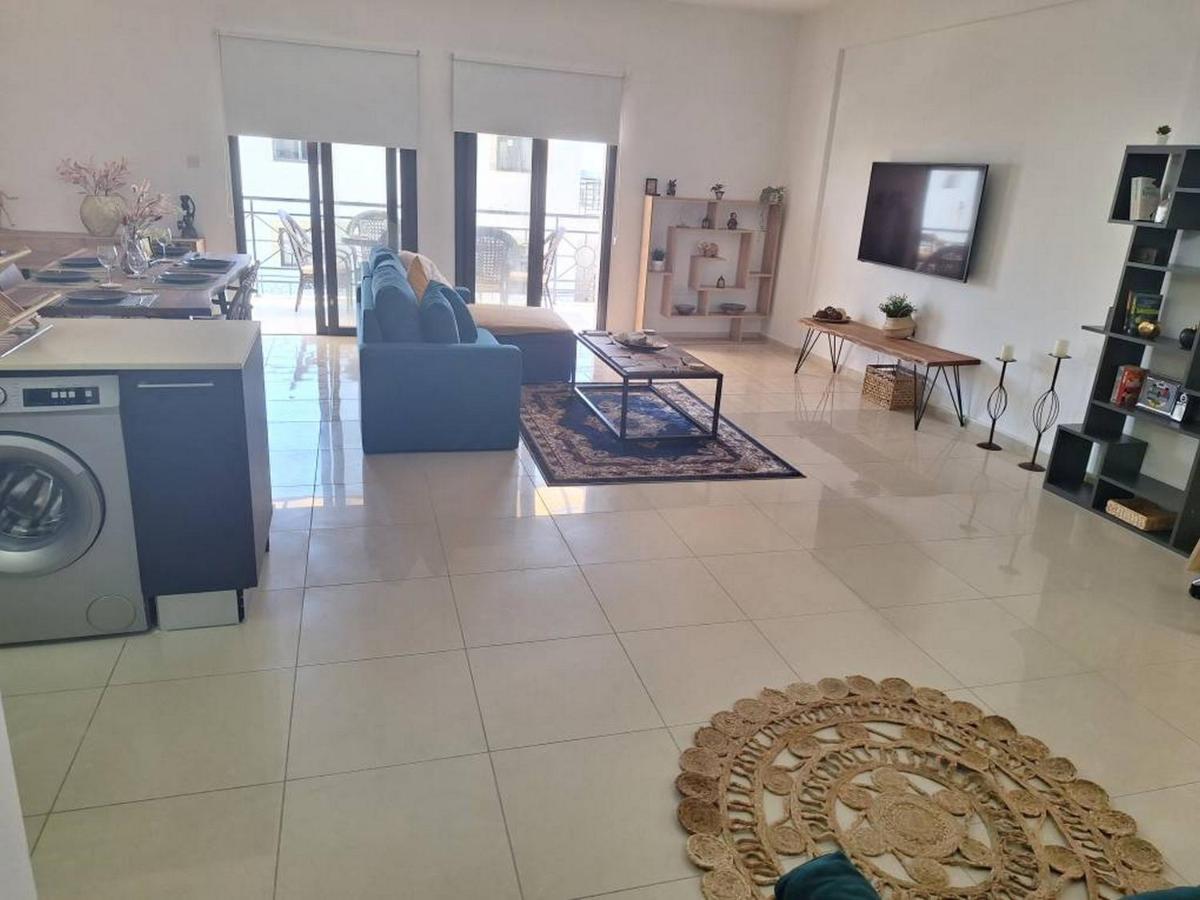 Paramount Gardens D204 Терсефану