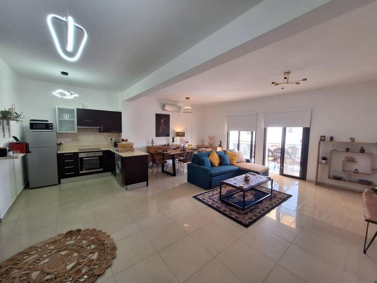 Apartment Paramount Gardens D204 *