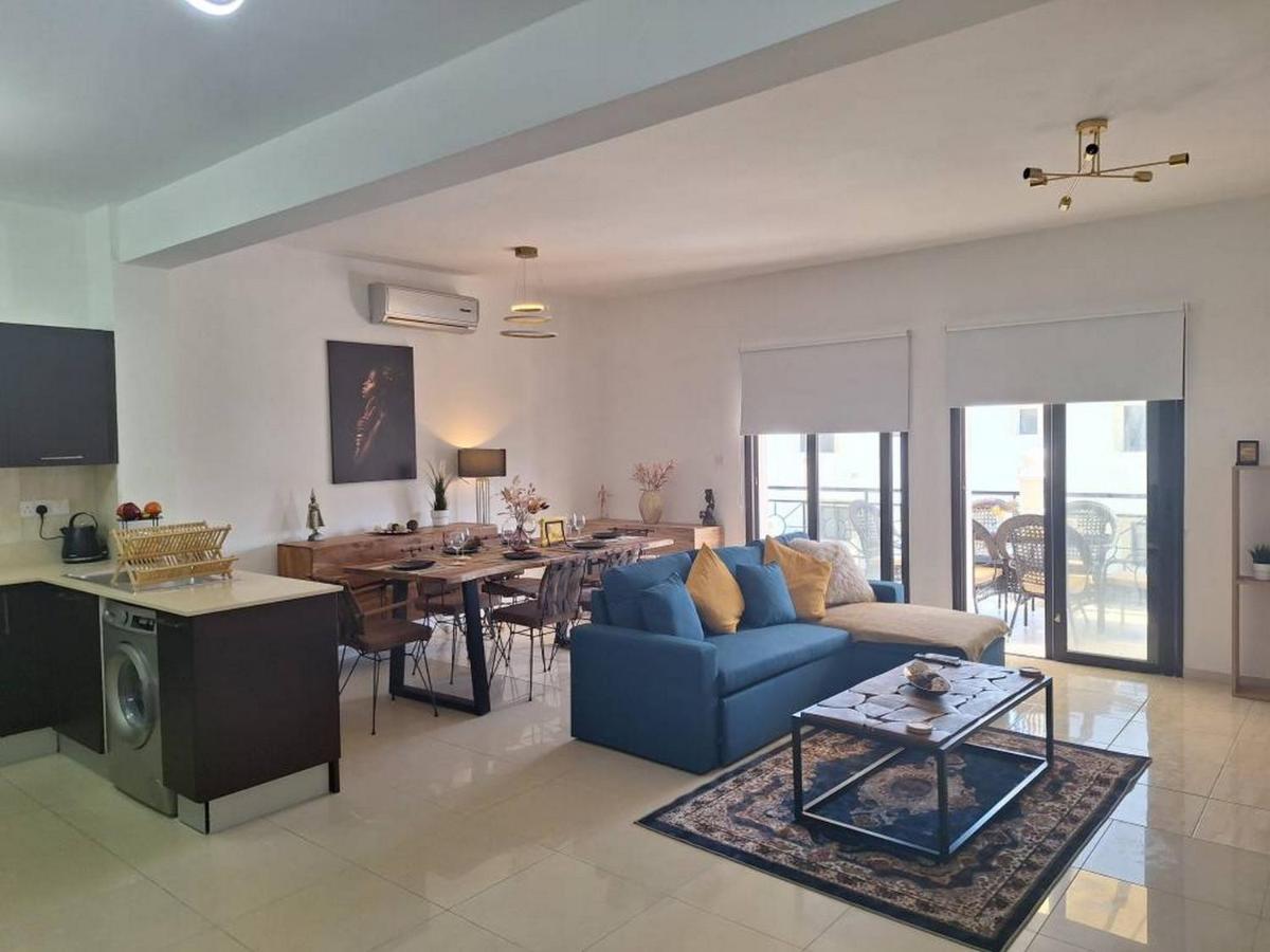 Apartment Paramount Gardens D204 *
